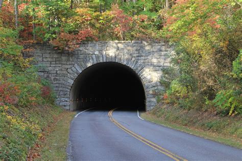 Bridgehunter.com | Rattlesnake Mountain Tunnel