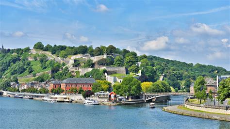 It is both the capital of the namur stands at the confluence of the sambre and meuse rivers and straddles three different regions. Prix du mazout dans la province de Namur : 0,4226 €/litre