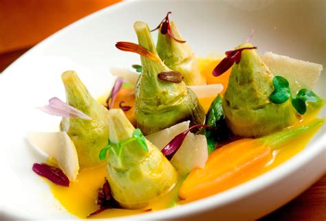 Prepara de forma fácil en casa estofado de sepia con alcachofas. À la Barigoule | Gastronomía & Cía