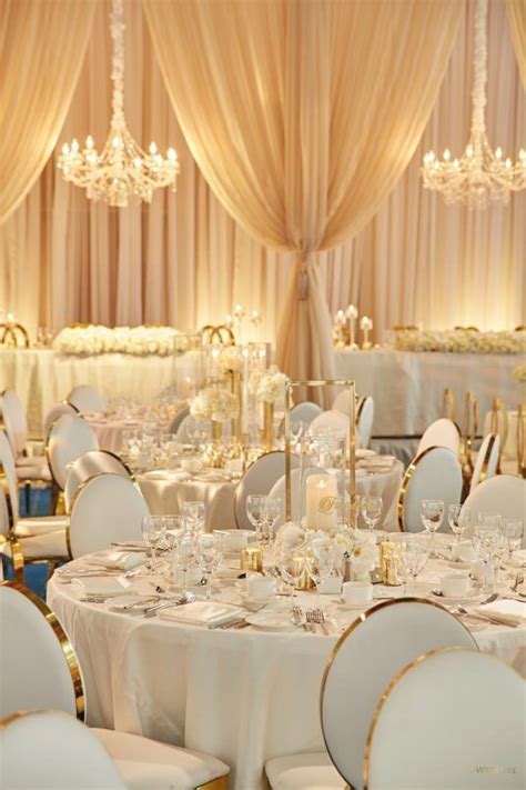 An Elegant White And Gold Wedding Decor Ideas