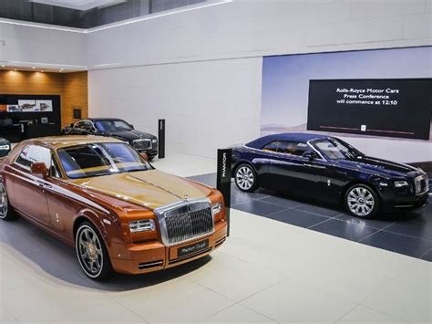 Rolls Royce Unveil Two New Special Edition Models In Dubai Zigwheels