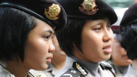 Indonesian Female Police Recruits To Undergo Virginity Tests Two Finger Test