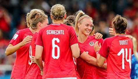 Österreich hat nicht nur eine männliche nationalmannschaft zu bieten, sonder auch eine weibliche. ÖFB-Frauen-Nationalmannschaft gewinnt gegen Finnland klar