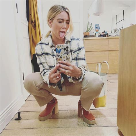 Hilary Duff Goes Topless On Instagram Shields Nip Slip