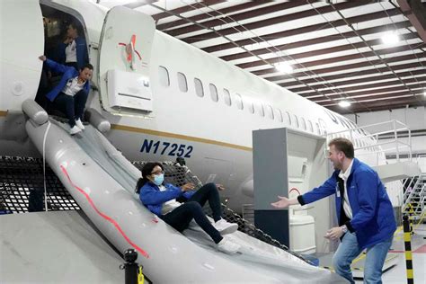 United Airlines Opens New Houston Training Center With 24m Price Tag