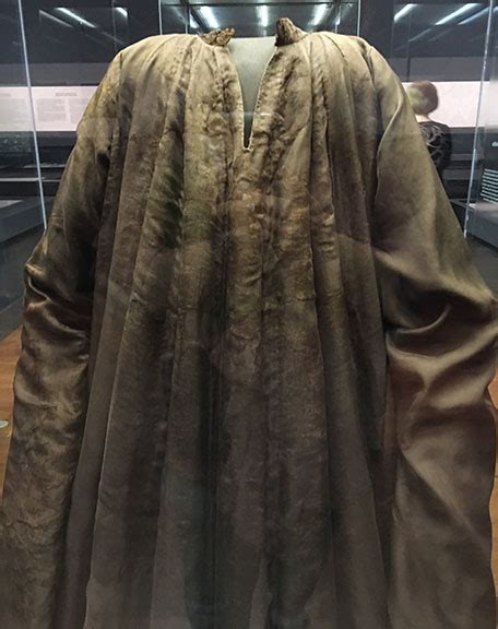 The Royal Grave Clothing Of 14th Century Bohemia