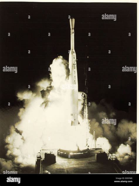 Thor Delta 11 Launching With First Telstar Satellite Stock Photo Alamy
