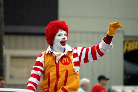 Clown Controversy Causes Mcdonalds To Limit Ronald Mcdonald
