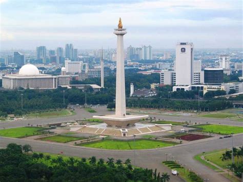 Forum diskusi hobi, rumah ribuan komunitas dan pusat jual beli barang hobi di indonesia. 15 Gambar Monas dari Berbagai Penjuru