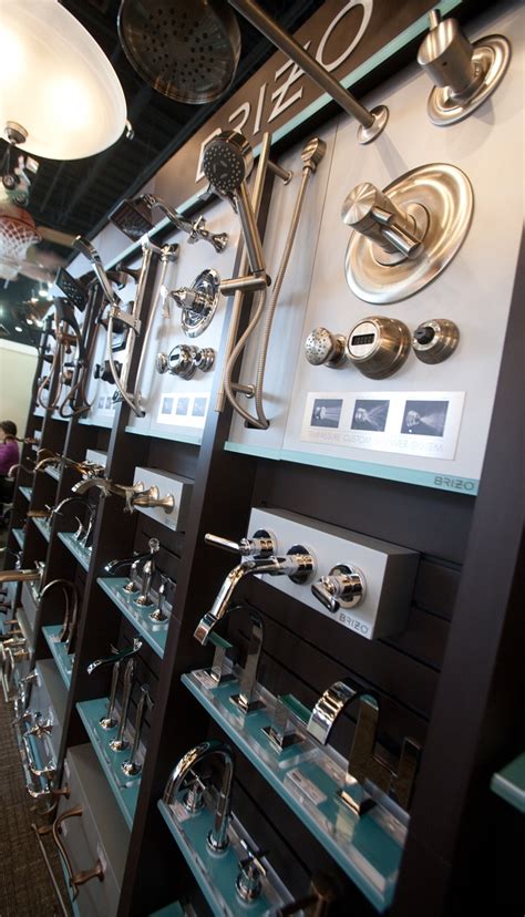 Find kitchen fixtures and bathroom fixtures near me on houzz Home - Indiana Design Center | Store display design ...