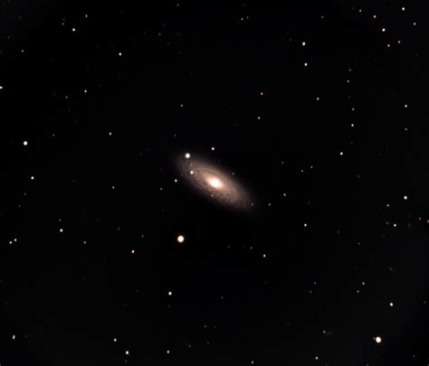 Ficha de observación del objeto de cielo profundo ngc2608, galaxia que podemos encontrar en la constelación cáncer. Cool pictures Archives - Global Geek News