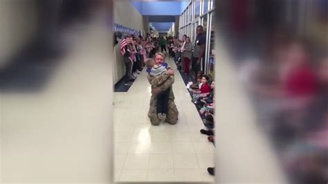 caught on camera military dad surprises son with welcome home parade abc13 houston