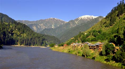 Neelum Valley Pakistan Travel Guide