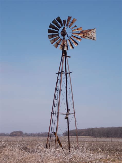 An Old Farm Windmill In Henry County Illinois Old Windmills Farm