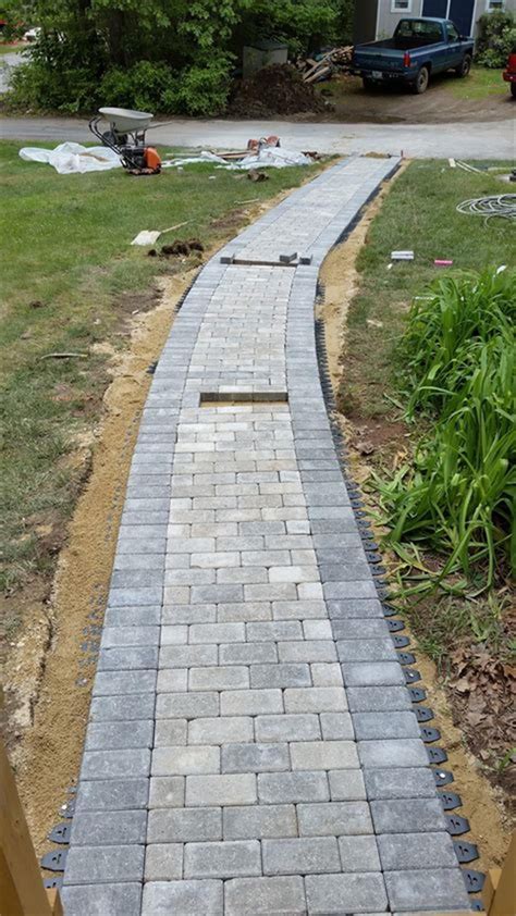 We supply paving brick, fire brick, flue linings, masonry cement, architectural block, split face block, decorative wall block, concrete wall systems, segmental retaining wall systems, ep henry products, new holland products, and much more. 31 Most Popular Paver Walkway Design Ideas | Walkway ...