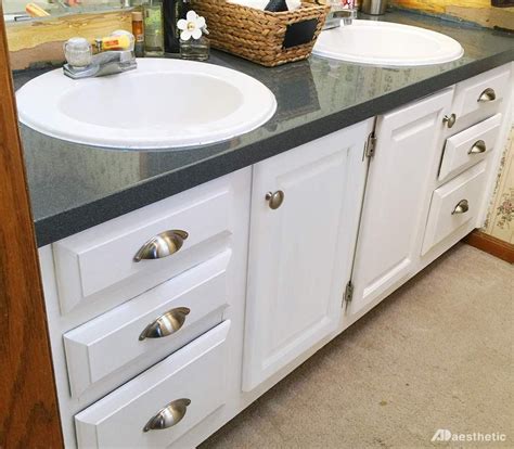 Transform an ugly bathroom countertop with paint! Dawn's House: Chalk Paint in the Master Bathroom | Master ...