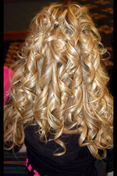 Looking for curly prom hairstyles? Pin on Fancy Hair