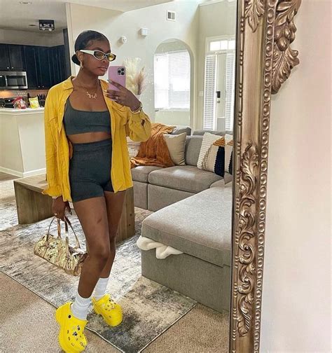 Fashion On Instagram “i Make It Look Goood 👱‍♀️💛 Hazelamari” Fashion Outfits With Platforms