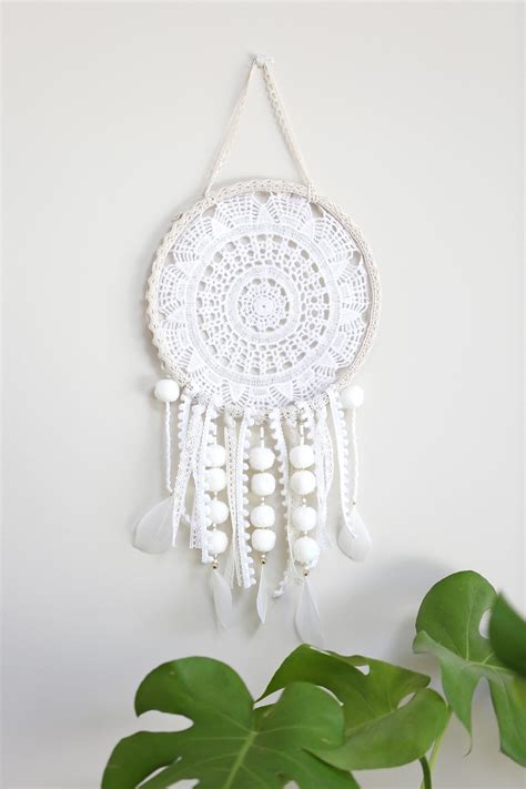 Diy Dreamcatcher Making A Simple Diy Dream Catcher With A Crocheted