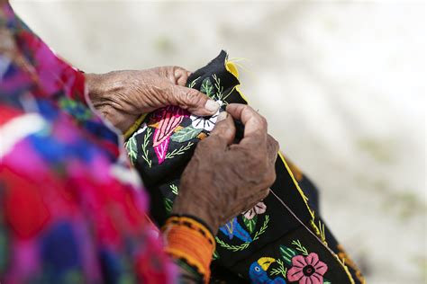 Why The Molas Of The San Blas Islands Are A Symbol Of Cultural Identity