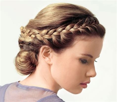 Take some time to learn how to braid your own hair using three common braided hair styles. Hair Braid around the Head | Talk Hairstyles