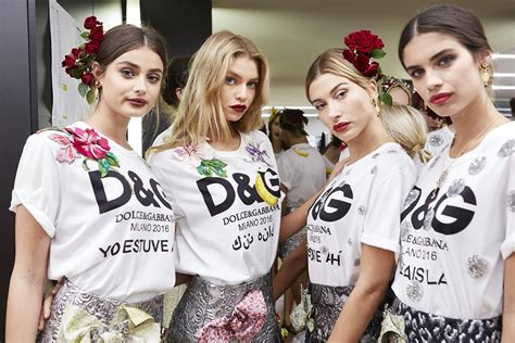 Dolce And Gabbana Spring Summer 2017 Woman Fashion Show