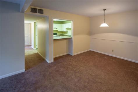 2 Bedroom And 1 Bath Apartment Photos At Canterbury Apartments