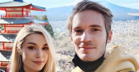 Pewdiepie And Marzias Wedding Photos Have The Whole Internet Giddy