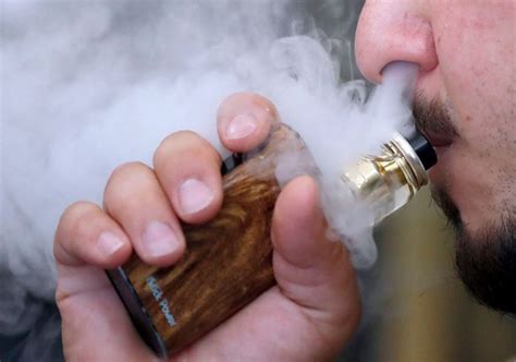 Kuliah tentang hukum tatanegara republik indonesiaoleh jimly asshiddiqe (www.jimly.com). Rang Undang-Undang Baharu Kawal Penggunaan Vape, Rokok ...