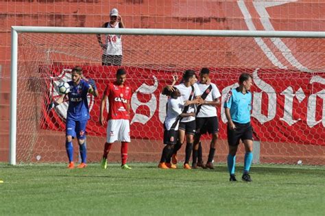 O gol da classificação foi marcado por gabriel pec. Copa do Brasil sub-20: Marrony garante empate do Vasco na ...