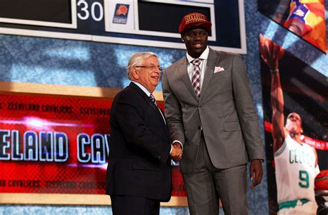 the 5 biggest nba draft busts of all time