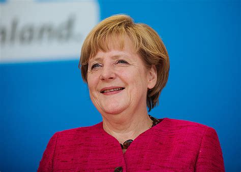 Quarantine may be eased for fully vaccinated visitors to germany from the uk, angela merkel says. Schafwolle, Schafe, Merkel und Steinbrück - 4betterdays.com