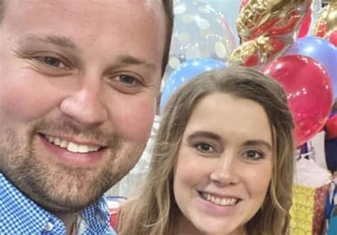 Counting On Josh Duggar Makes A Rare Appearance On Wife Annas Instagram To Celebrate Her 32nd