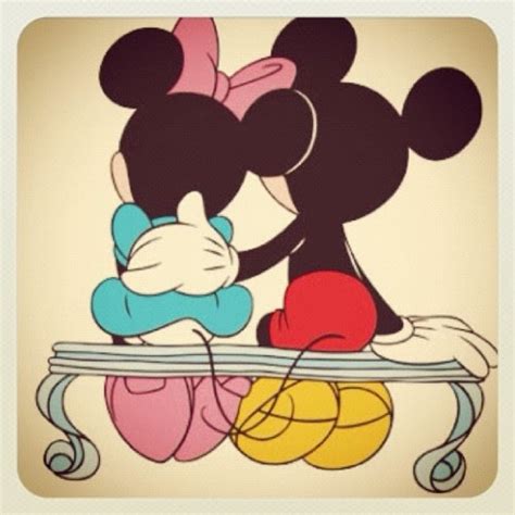Cuando Mickey Y Minnie Enamorados Besandose Descargar Musica