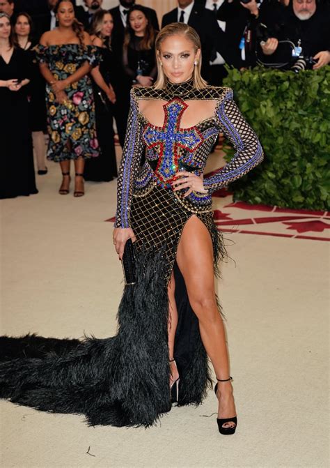 Jennifer Lopez At The Met Gala Women Re Creates Jennifer Lopezs Met Gala Look POPSUGAR