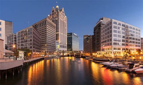Die dark city series ist eine sammlung meiner wertvollsten reisefotos, die geliebte städte und stadtlandschaften feiern. Better Buildings Challenge - Milwaukee