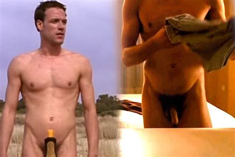 El actor Daniel Grao desnudo enseña el pene en Reprimidos Fotos eróticas en FormulaTV