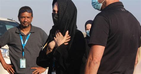 Angelina Jolie Travels To Yemen To Aid Refugees Cw Seattle