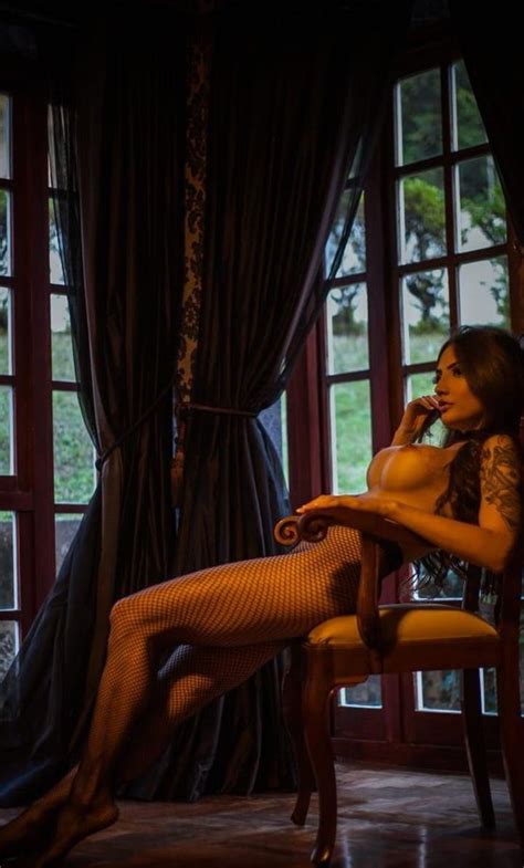 Aline Faria Nua Youtuber Pelada Em Fotos Sensuais Porno Caseiro