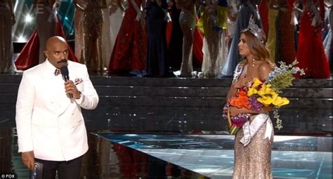 Steve Harvey Mistakenly Announced Miss Colombia As Winner Of Miss Universe 2015 Instead Of Miss