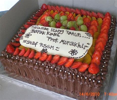 Jadi tinggal taro di kukusan. www.kueandrabrown.com: Fruitcake Fully Ganache