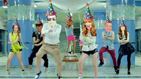 Meilleures Collections Gif Happy Birthday Dance Coluor Vows