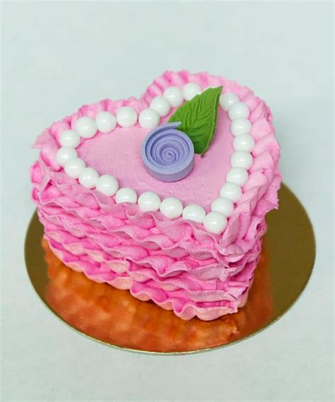Heart Shaped Mini Cake Decorated Cake By Laura Dachman Cakesdecor