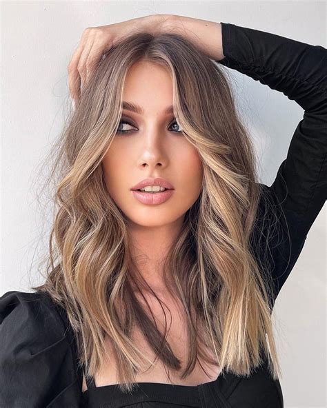 Top 48 Image Dark Blonde Hair With Highlights Vn
