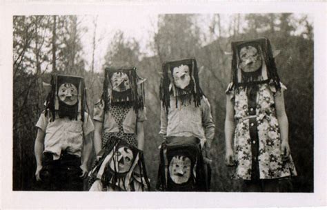 13 Vintage Photos Of Scary Halloween Masks Project B