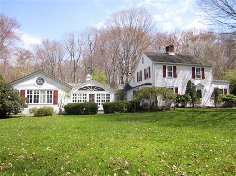 Colonial Farmhouse Is Private Oasis Close To Town