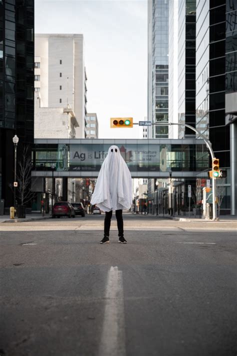 tiktok    ghost photoshoot trend grab  camera