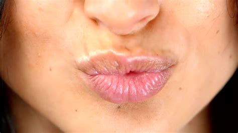 610 tongue kissing vidéos libres de droit 4k et hd istock
