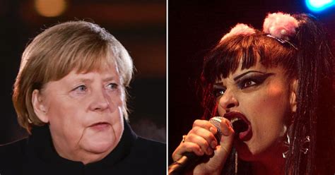 Angela Merkel Sa Farväl Med Nina Hagens Punkhit