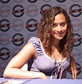 File:Angel Coulby at Comic Con France 2010 - P1440209.jpg - Wikimedia ...